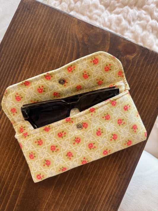 The Sweet Pea Glasses Case