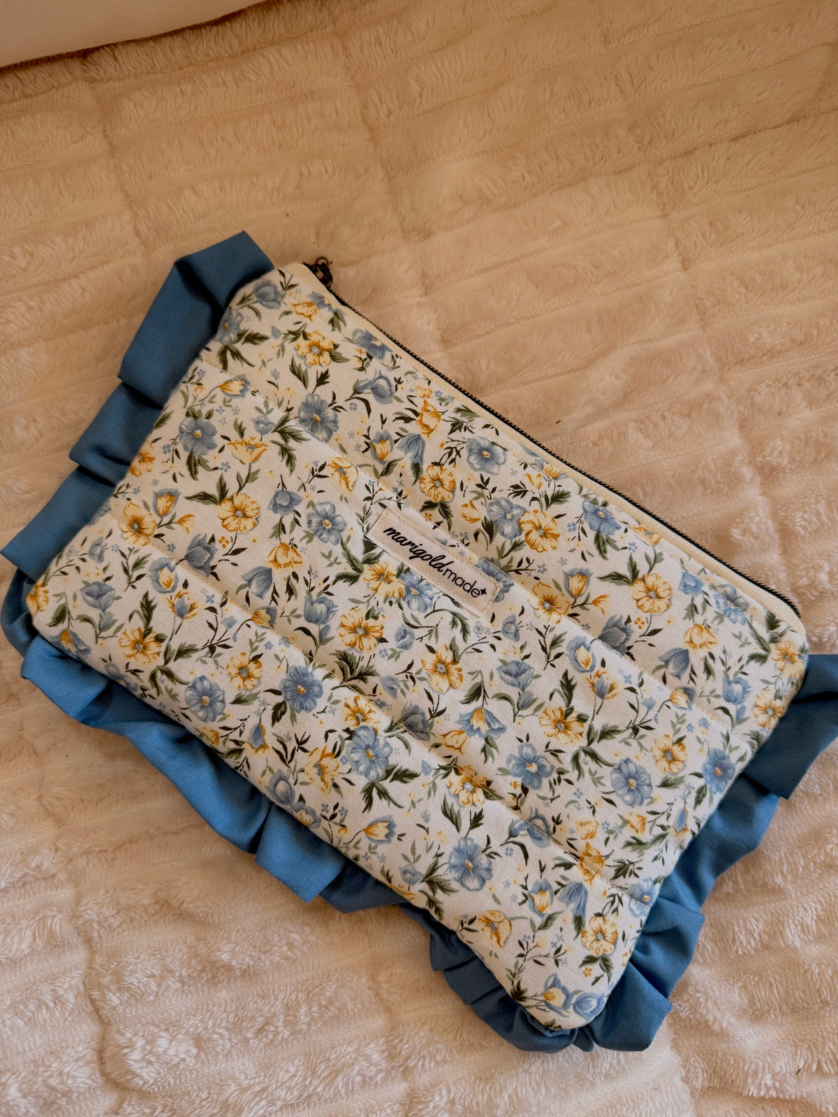 The Large Daisy Lane Pouch