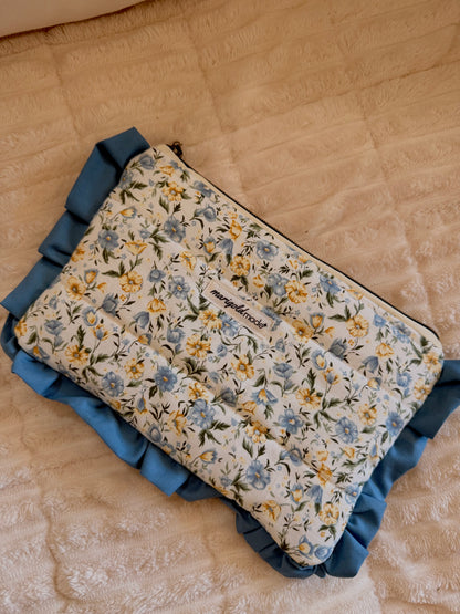 The Large Daisy Lane Pouch