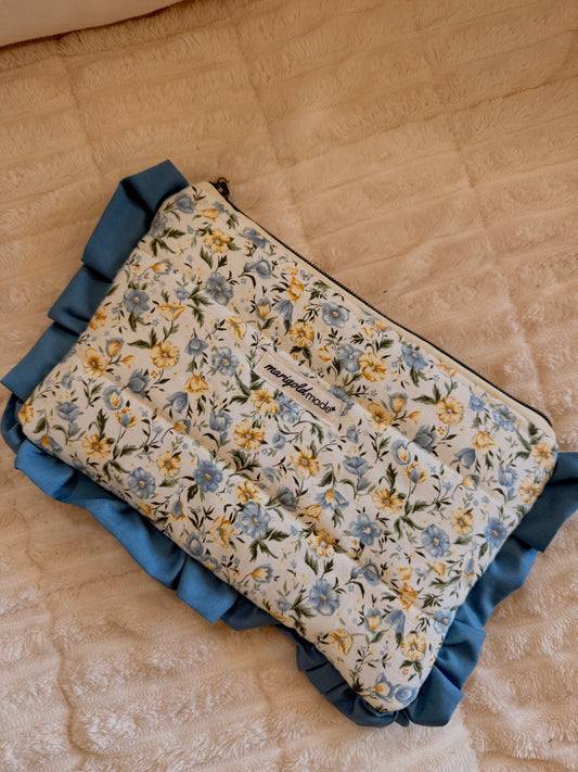 The Large Daisy Lane Pouch